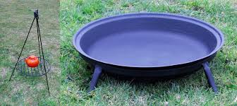 Cast iron grill plate for fire pit. Tripod With Cast Iron Fire Pit Set Savvysurf Co Uk