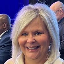 Tracy Blais's Instagram, Twitter & Facebook