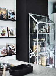 Picture Ledge In The Kitchen To Hold Cook Books That Are Of Interest At The Time I Love It Glasregal Ikea Ideen Glasvitrine