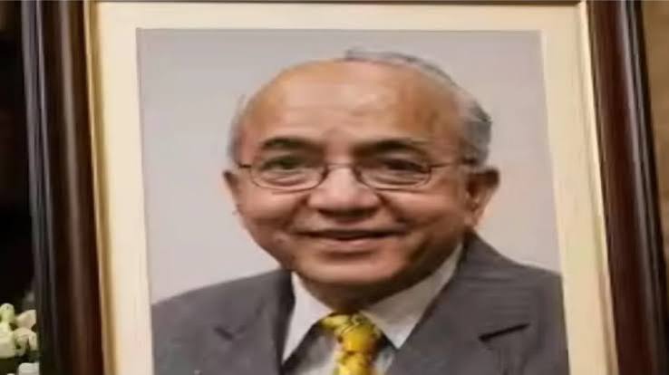 दिल्ली के पूर्व मुख्य सचिव राकेश मेहता ने नोएडा के फ्लैट में की आत्महत्या, फंदे से लटका मिला शव - India TV Hindi