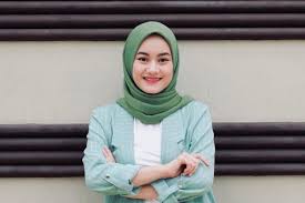 Dinda hauw is an actress, known for surat kecil untuk tuhan (2011), manusia setengah salmon (2013) and ayah, mengapa aku berbeda? Baru 23 Tahun 8 Perjalanan Karier Dinda Hauw Yang Menginspirasi