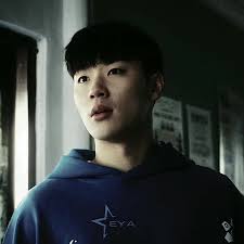 Go Hyuntak Knee Injury