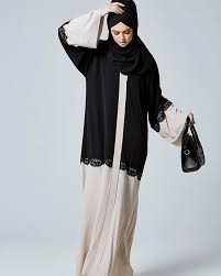 Feradje Ferace Hijabwear On Instagram Kontrastin Gipurle Bir Araya Getirildigi Bu Zamansiz Ferace Feradje Kadinini Yansitan En Ozel Parca Wanita Jahit Ootd