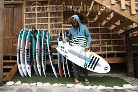 Pret E A Mettre Votre Twintip De Cote Et A Vous Lancer Sur Une Planche De Surf Pornichet Labaule Glissevolu Planche De Surf Pornichet Flottabilite