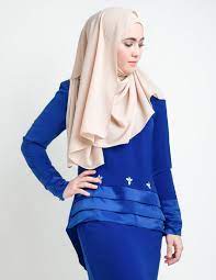 Bukan itu sahaja, ada juga sesetengah wanita yang tidak akan berani untuk memakai warna ni kerana takut nak padankan dengan warna baju. 73 Gaya Baju Baby Blue Sesuai Tudung Warna Apa Paling Unik Modelbaju Id