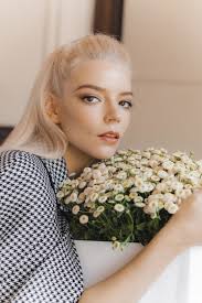 Ahead of day one kicking off tomorrow, George Clooney and Amal Clooney have  already been spotted arriving at Venice Film Festival.