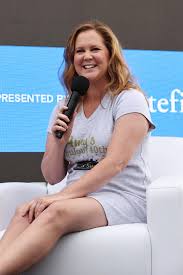 Aktuelles rund um amy schumer im überblick: Amy Schumer Talks Viral Truck Stop Pic Arrest With Emily Ratajkowski