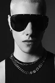 ESTERO — MODELS MILANO