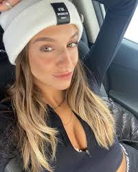 Valerie Chagnon's Instagram, Twitter & Facebook