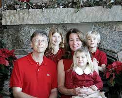 They have three children together: Sqejoevnwofo7m