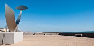 Belle plage de sable et propre immense permet de bien pouvoir respecter la distanciation entre les quand à l'eau juste un plaisir. Meteo Plage Valras Plage Heure Par Heure Temperature Mer Horaires Marees Indice Uv Et Meteo Marine M6 Meteo