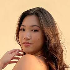 Melanie Wee's Instagram, Twitter & Facebook