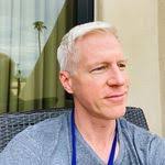 Eric Noa's Instagram, Twitter & Facebook