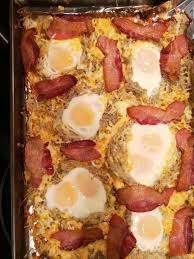 Homemade One Pan Shredded Hashbrown Bake With Eggs Bacon And Marble Cheese Hashbrown Recipes Shredded Hashbrown Recipes Food