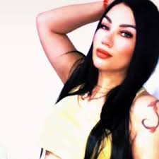 Mila Robles (@milarobles)