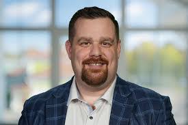 Manik Arora's Instagram, Twitter & Facebook