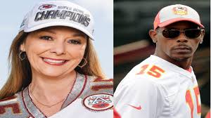 While Ex-Husband Remains Unspotted Since Super Bowl Emotional Hug, Patrick  Mahomes Mom Randi Finds Paradise in Hawaii