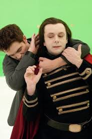 Michael sheen est connu pour son rôle de lucian, le chef des lycans, dans la saga underworld (de 2003 à 2009), de celui de tony blair dans the queen (2006), de simmons dans blood diamond (2006), et de david frost dans frost/nixon(2008). Pin On Twilight