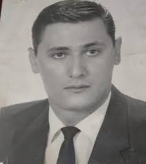 Una lamentable noticia, hoy ha fallecido el Dr. Marcos Hidalgo, un  personaje y maestro del periodismo ecuatoriano. Mis sentidas condolencias  para su familia ante su sensible pérdida. Será velado en Campo Santo