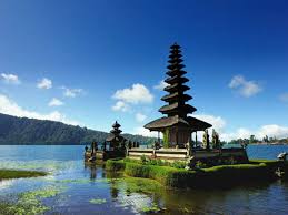 This amazing balinese temple is located about 1200 metres above sea level in lake beratan. Pura Ulun Danu Bratan The Water Temple Bali Times Of India Travel