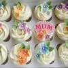 Words can be added with icing, glaze, candies, nuts, berries, or other small items arranged into the appropriate letters. 1