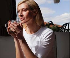 Τι ρόλο παίζει ο έρωτας στη ζωή της η ζέτα δούκα αποκάλυψε πώς μπορεί κάποιος να την κερδίσει. Zeta Doyka Apokalypse To Problhma Ygeias Poy Thn Talaipwrei In Gr