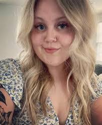 Cassie Roark's Instagram, Twitter & Facebook