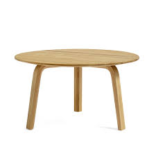 Découvrez notre collection de tables basses design, industrielles, ou modernes table basse en chêne massif avec un piètement tripode. Hay Bella Table Basse Connox