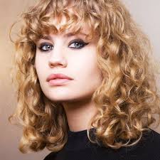 In the mood to try out straight hair every now and again? How To Blow Dry Hair Like A Pro At Home