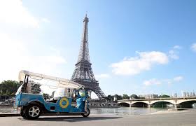 Why not try one and see some of the city's sightseeings check. Rikscha Tuk Tuk Und Kutsche Ungewohnliche Transport Paris
