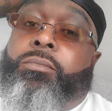 Daryl Hall and Kenny Loggins perform Footloose