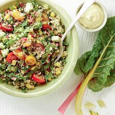 Recette De Salade De Quinoa A La Bette A Carde Vinaigrette Cremeuse Au Cari Vegetable Recipes Salad Recipes Confort Food