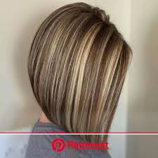 Highlighting means adding lighter colors in small sections to your hair. 1001 Ideas For Brown Hair With Blonde Highlights Or Balayage Brown Blonde Hair Brown Hair With Blonde Highlights Blonde Highlights Clara Beauty My