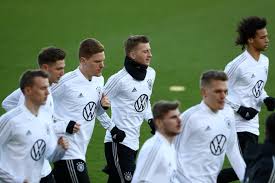 Teammanager oliver bierhoff präsentierte am montag in köln ein neues logo für die nationalelf. Deutlich Besser Als Chevrolet Adidas X Volkswagen 2019 Deutschland Kollektion Neues 2019 Vw Logo Enthullt Nur Fussball