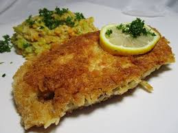 Hahnchenschnitzel Mit Zitronenpanade Rezept Hahnchen Schnitzel Hahnchenschnitzel Schnitzel