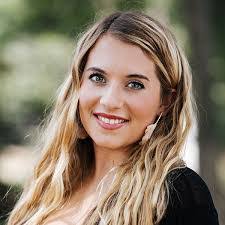 Lea Cuce's Instagram, Twitter & Facebook