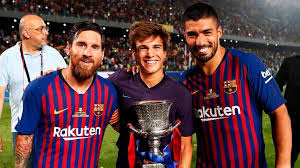 Cuanto Mide El Enano De Riqui Puig Burbuja Info Foro De Economia Politica Y Actualidad Born 13 august 1999) is a spanish professional footballer who plays for barcelona as a central midfielder. cuanto mide el enano de riqui puig