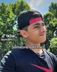 Decan Gives Gio Torres His Badge Back After Finding It