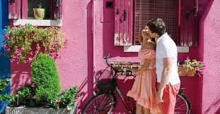 The anatomy of dating apps. 12 Things You Need To Know About Dating When You Move To Italy