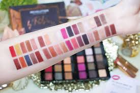 We would like to show you a description here but the site won't allow us. Swatches Revolution X Petra Palette Swatch Revolution Make Up