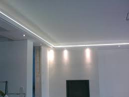 Das abhängen der decke sorgt für eine optimale raumhöhe und schafft platz, um leitungen unsichtbar zu verlegen. Laie Versucht Sich Am Decke Abhangen