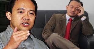 Beliau kemudiannya dilantik sebagai ketua pemuda umno pagoh seterusnya setiausaha di bahagian itu pada 1976. Selepas Penasihat Kini Setiausaha Politik Menteri Pendidikan Letak Jawatan