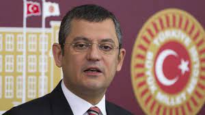 24 haziran 2015 tarihinden beri cumhuriyet halk partisi (chp) grup başkanvekilliği görevini sürdürmektedir. Ozgur Ozel Kimdir Aslen Nerelidir Siyaset Haberleri