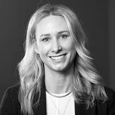 Laura Selleck's Instagram, Twitter & Facebook