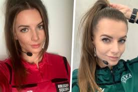 Reise beendet: Schönste Schiedsrichterin der Welt steht wieder auf dem  Platz!