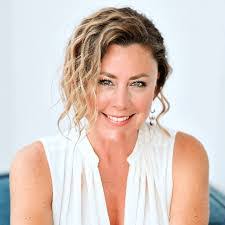 Meryl Cooper's Instagram, Twitter & Facebook