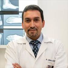 Dr. Jaime Acosta Guevara, Ortopedista y Traumatólogo en Quito