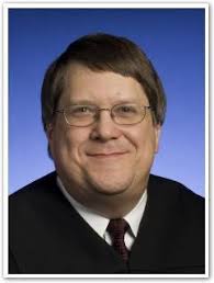 Tennessee judge: Woman who acted as husband, father owed visitation