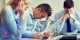 Resultado de imagen de La decisión más difícil es la que piensas una   y otra vez aún sabiendo de antemano la respuesta que vas a elegir