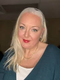 Debbie Mcatee's Instagram, Twitter & Facebook